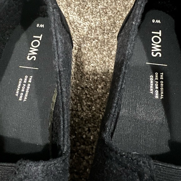 Toms Women’s Classic Black Felt Shearling Slip on shoes - Picture 2 of 4